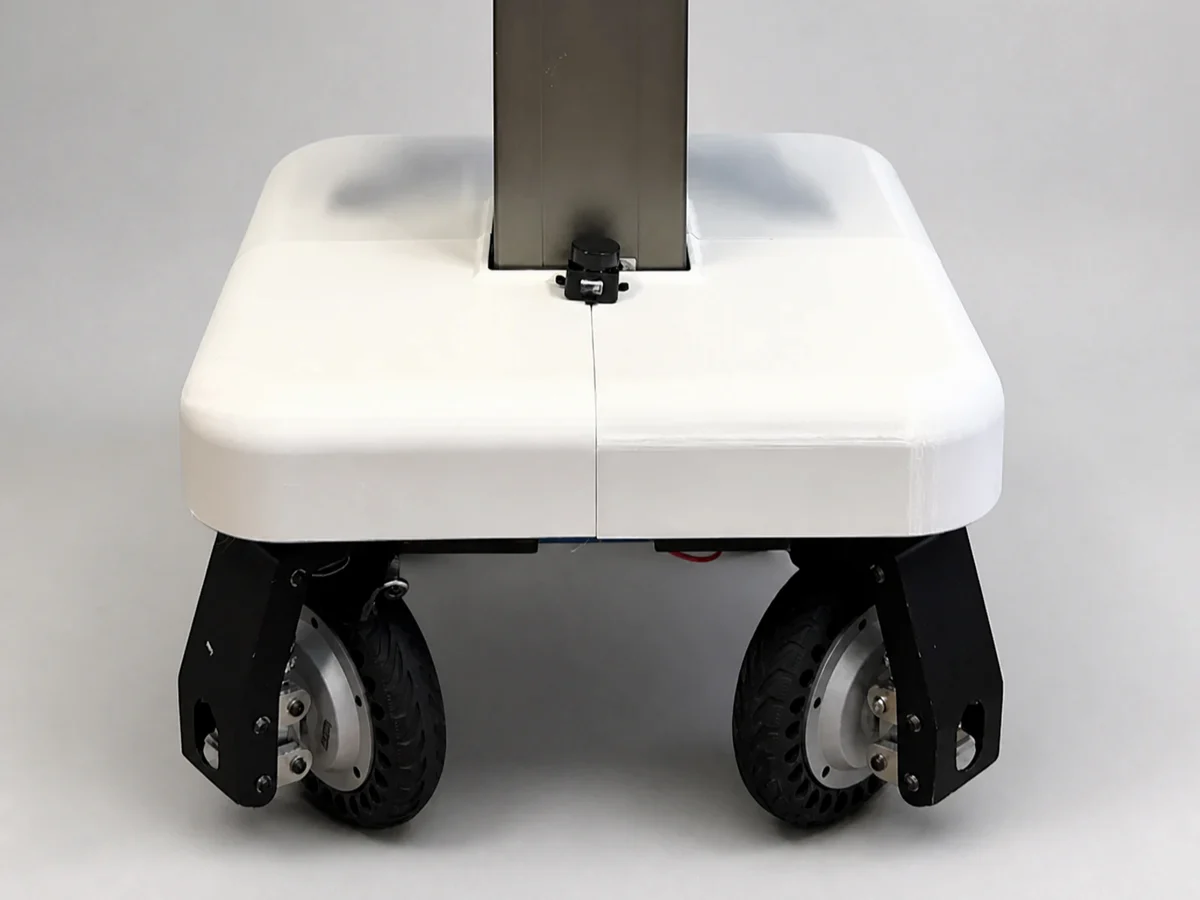 The omnidirectional base of the robot